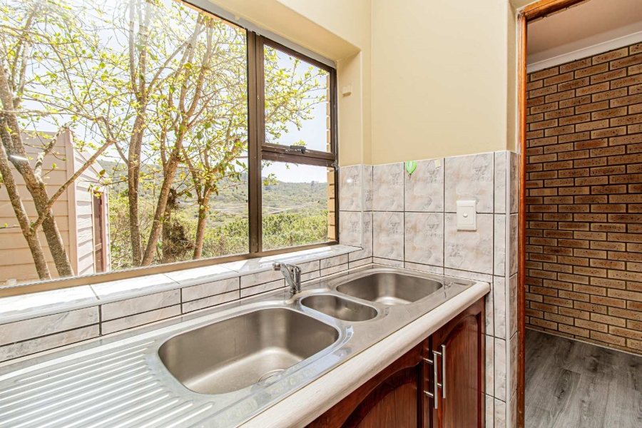 To Let 5 Bedroom Property for Rent in Hersham Western Cape